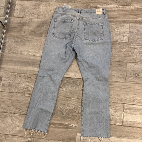 Distressed Zara Light Blue Women's Jeans - Picture 4 of 4